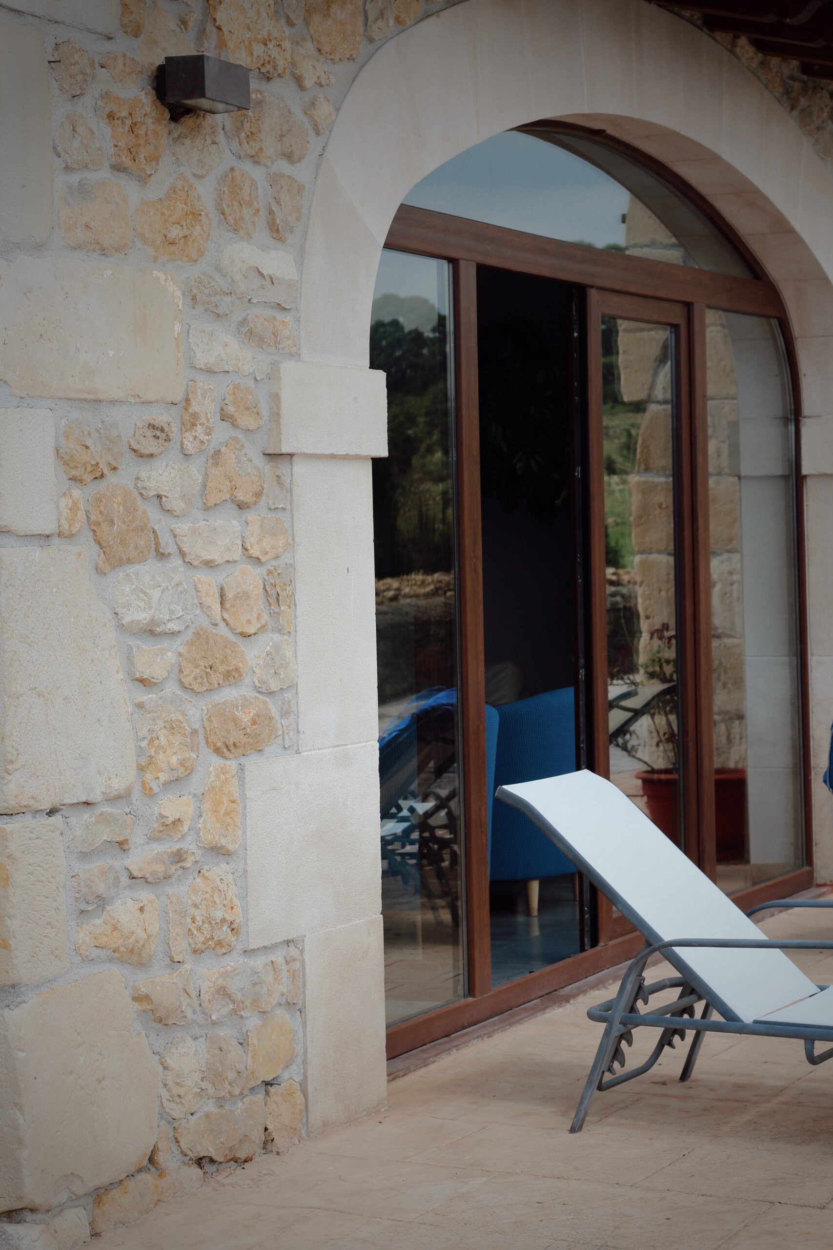 edited in tezza with: vintage, sombras, luces, viÑeta, & brillo